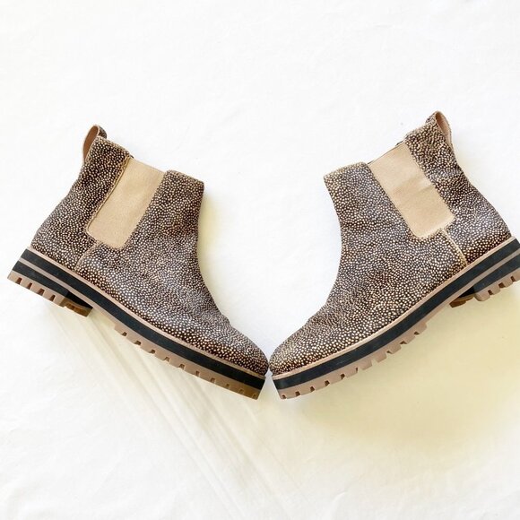 Madewell Shoes - Women's Madewell Ivy Chelsea Boot in Mini Dot Calf Hair size 10